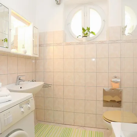 With Wifi - 16420 Apartment Split