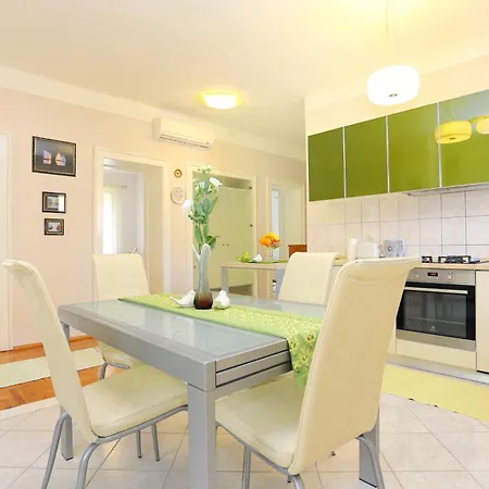 Apartment With Wifi - 16420 *